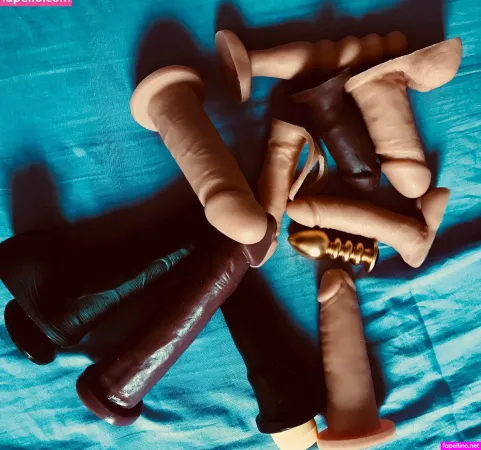 Girlinred1990 OnlyFans Thumbnail #pWwWof0zi9