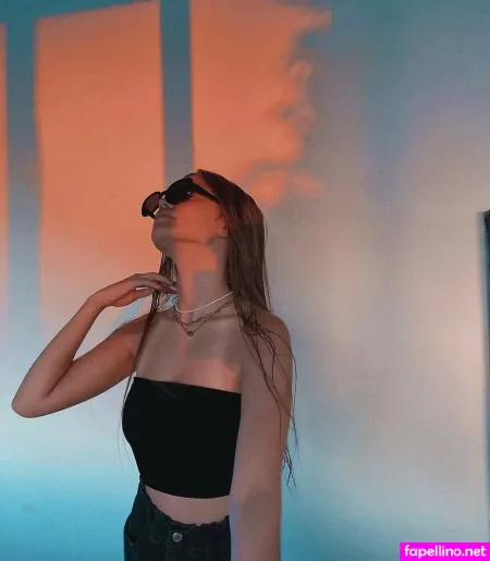 Girlnoshoes OnlyFans Thumbnail #q0NyWwryvZ