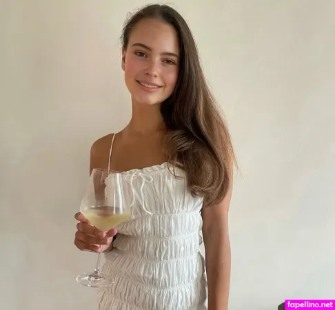 Girlwithherbow02 1 OnlyFans Thumbnail #ERTolaagcp