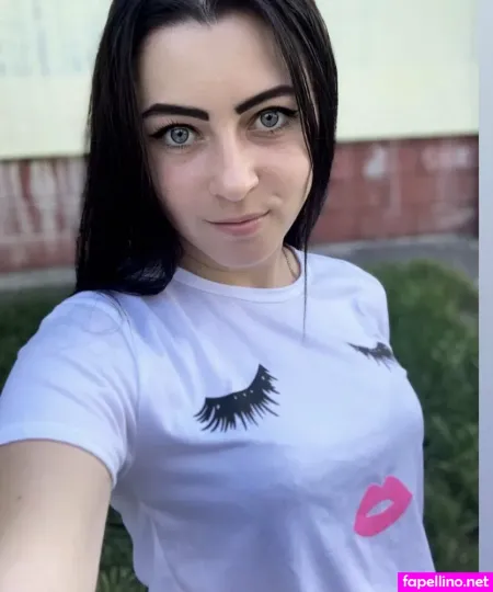 Girlyours001 OnlyFans Thumbnail #1ZbmgWvuP1