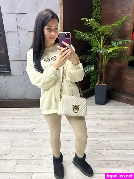 Girlyours001 OnlyFans Thumbnail #WiWJWMy0z4