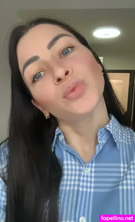 Girlyours001 OnlyFans Thumbnail #upM1jvqsmD