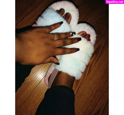 Girlyvixxxen OnlyFans Thumbnail #0kbOeozPa7