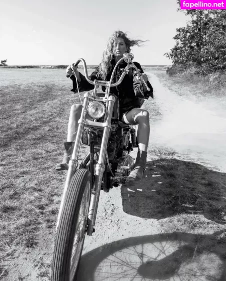 Gisele Bundchen OnlyFans Thumbnail #SEFgJRKzUY