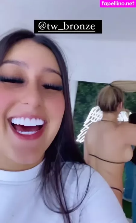 Giulia Porto OnlyFans Thumbnail #w6Uqux2UYo