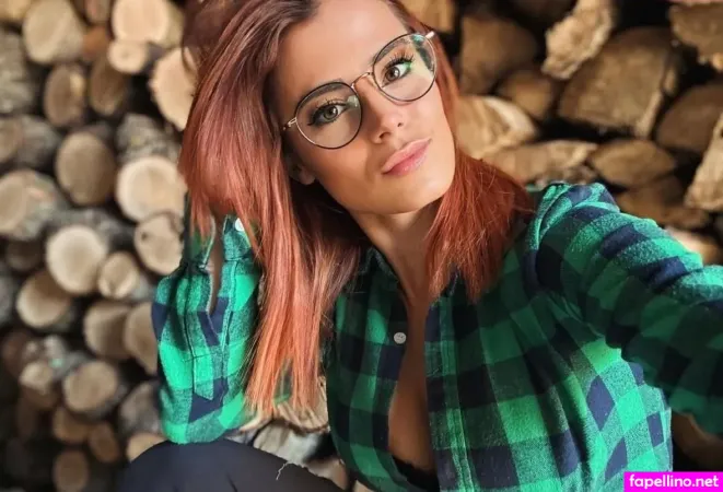 Giulia Snz OnlyFans Thumbnail #OsmZCgwBKY