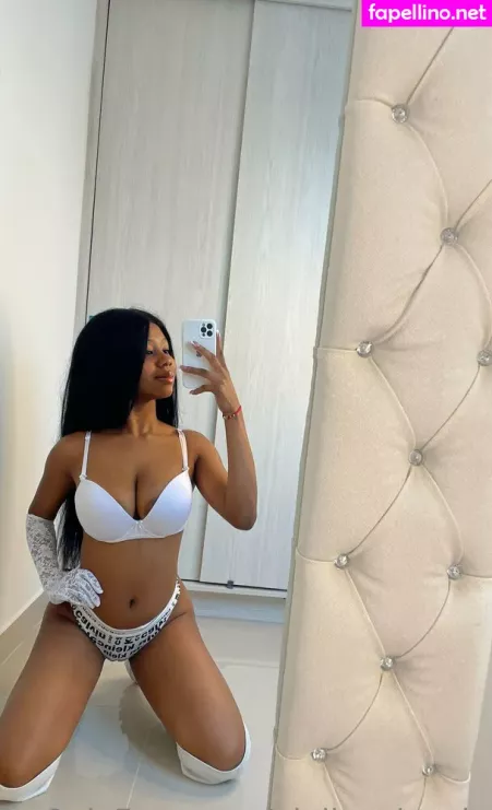 Giuliavalencia OnlyFans Thumbnail #REnrlGaZuX