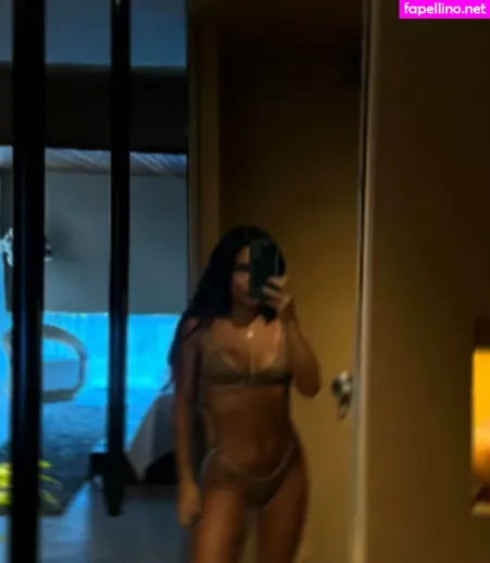 Giullia Buscacio OnlyFans Thumbnail #NPcGbw3GNL