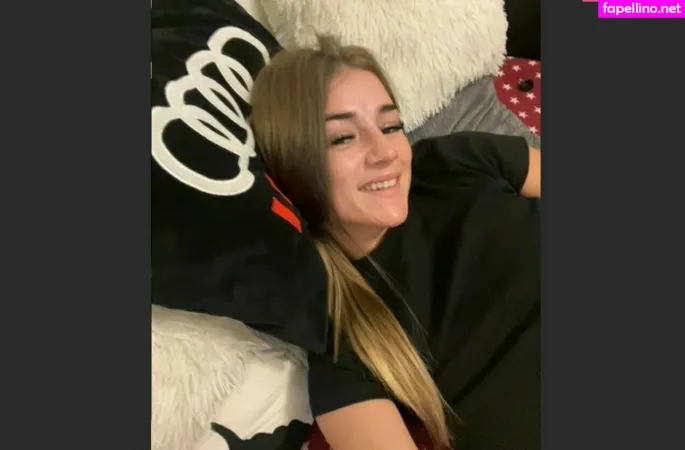 Giuly Ita OnlyFans Thumbnail #7hlKMkxCUU