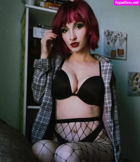 Givemethespooks OnlyFans Thumbnail #ONBZHUggE5