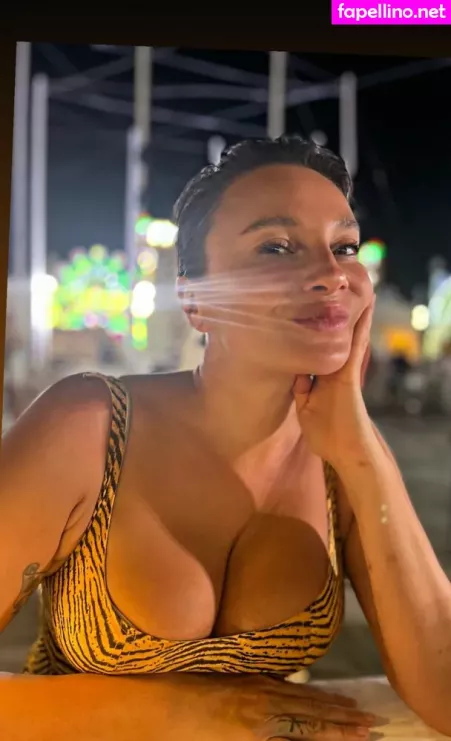Gizzi Erskine OnlyFans Thumbnail #sUuI9taRMx