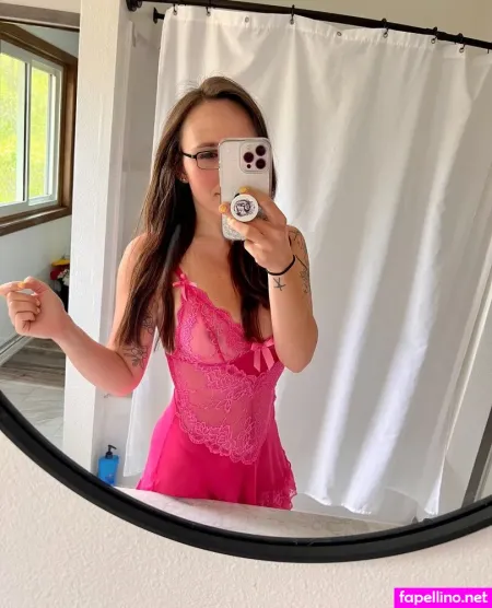 Glassescutie24 4 OnlyFans Thumbnail #xc3HNYrk2z