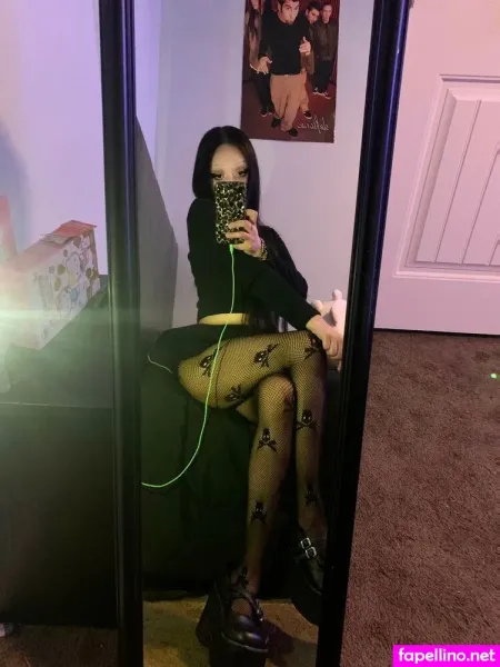 Glistenlovve OnlyFans Thumbnail #p3X2aKiSIv