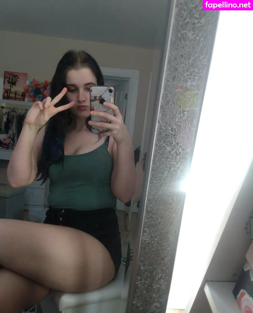 glitterbby21vip, xxlittlejaydestructionxx Nude Leaked OnlyFans Photo #0sdJJqSRQj