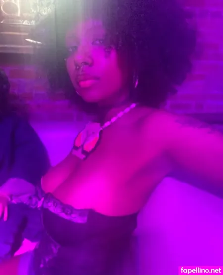 Glitterqueefguy OnlyFans Thumbnail #36Mp5ByA4K