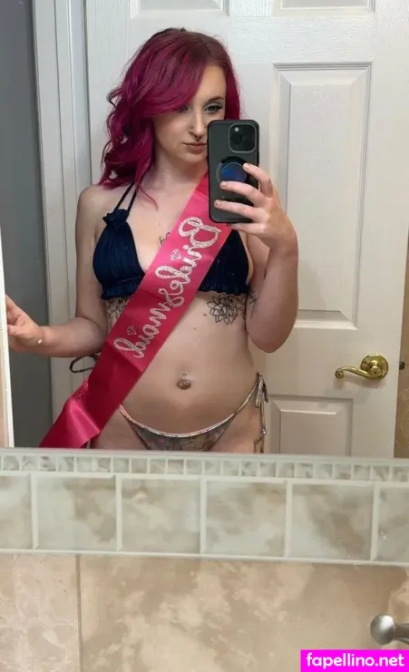 Glittervixen24x OnlyFans Thumbnail #3jAH3FyZUi