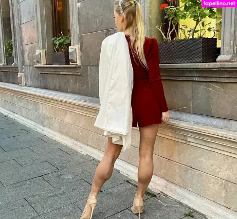 Gloria Legs OnlyFans Thumbnail #XWMWgzdXL2