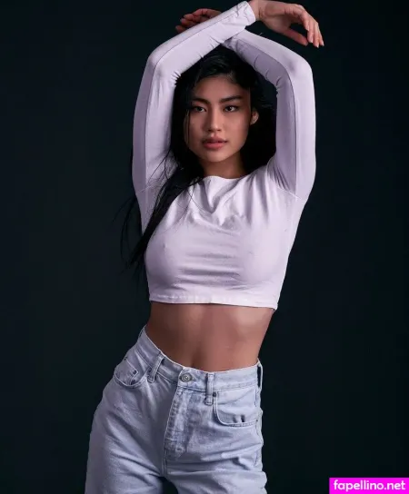 Gloria Tang OnlyFans Thumbnail #H2l5ffwcf8