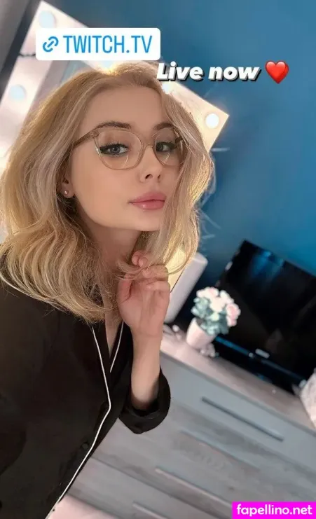 Gloriamatvien 2 OnlyFans Thumbnail #D4P0eLP3m7