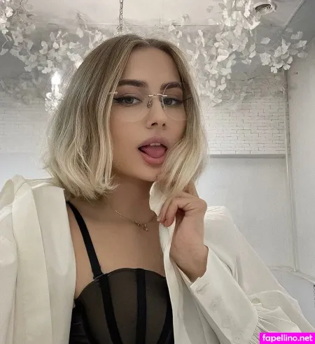 Gloriamatvien 2 OnlyFans Thumbnail #MmhdVSF3ml