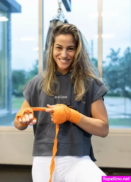 Glorinhadepaula OnlyFans Thumbnail #1SZy3wMNa8