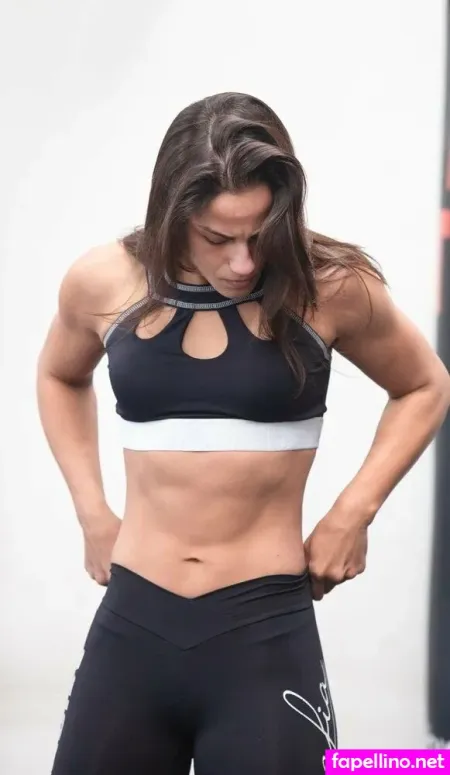 Glorinhadepaula OnlyFans Thumbnail #XoNZ4RDDS8