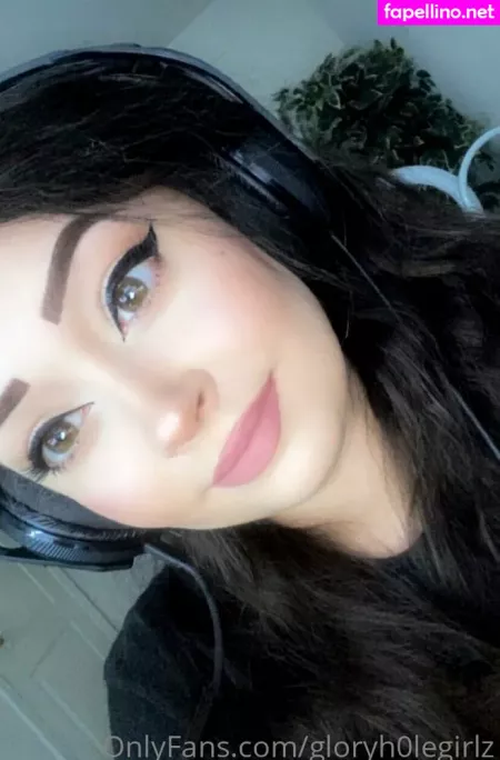 Gloryh0legirlz OnlyFans Thumbnail #sXGo9uDs3D