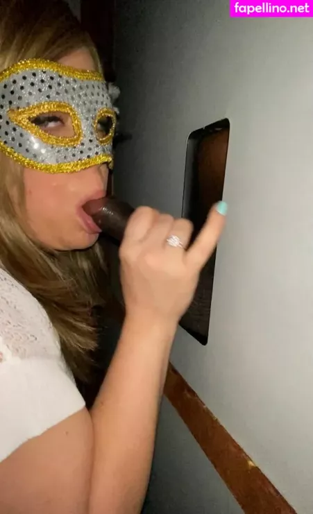 Gloryholehotwife OnlyFans Thumbnail #n9wqYfjTlm