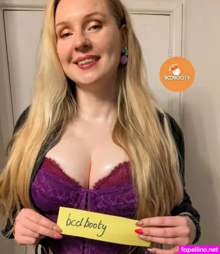 Glossy Legs OnlyFans Thumbnail #QiVByanpld