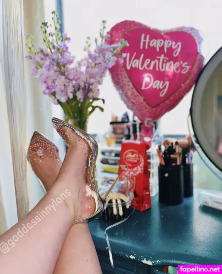 Goddess In Nylons OnlyFans Thumbnail #mOLBJ70OdC