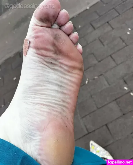 Goddess In Nylons OnlyFans Thumbnail #rpplE7ZTfs