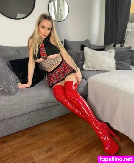 Goddess Kira Gold 1 OnlyFans Thumbnail #6K7v0xpx3O