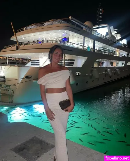 Goddess Mitzee Main Profile Photo