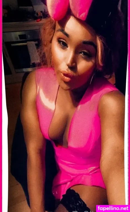 Goddess Oliviatwist OnlyFans Thumbnail #82LFG8DGun