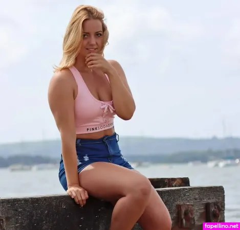 Goddess Sophie OnlyFans Thumbnail #1TM8WzqP6N