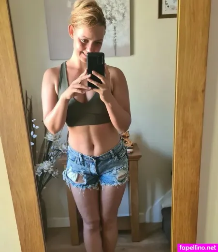 Goddess Sophie OnlyFans Thumbnail #DMZToMQTdb