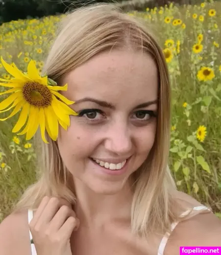 Goddess Sophie OnlyFans Thumbnail #U28qRjrqLO