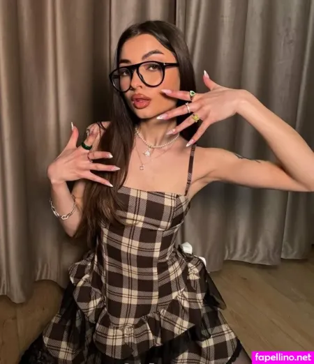 Goddessellyahfeet OnlyFans Thumbnail #QmF1bykyaT