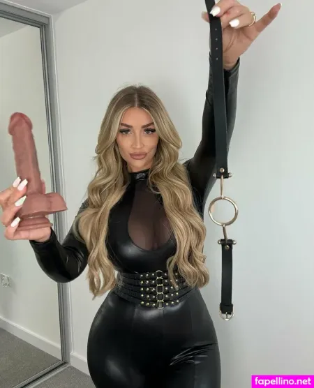 Goddesshollyjones OnlyFans Thumbnail #5Ic5NqvIRH