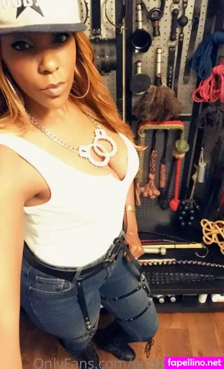 Goddesskhiya OnlyFans Thumbnail #WwIUEpANtQ