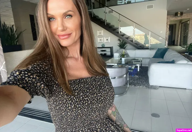 Goddessstellasol 1 OnlyFans Thumbnail #jImPxBmDif
