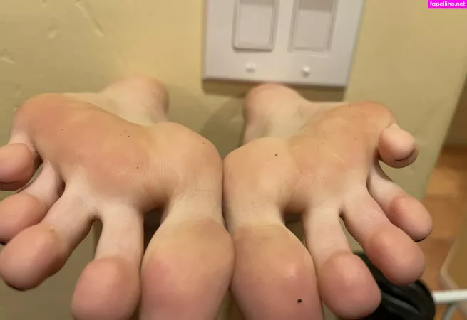 Goddesszeldafeet11 OnlyFans Thumbnail #Dh6dG689W9