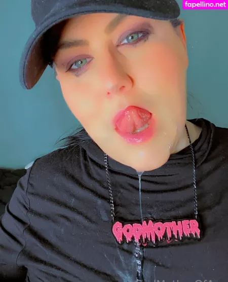 Godmotherofassfree OnlyFans Thumbnail #2ok38ypwW3