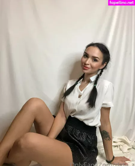 Golden Zlata OnlyFans Thumbnail #wULVLtGXEf