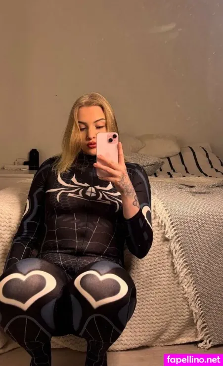 Goldenqueenss OnlyFans Thumbnail #e0Q0c0Xz9Y