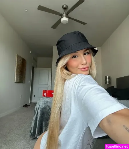 Gonzalez M Laura OnlyFans Thumbnail #e2ivX8cxZ5