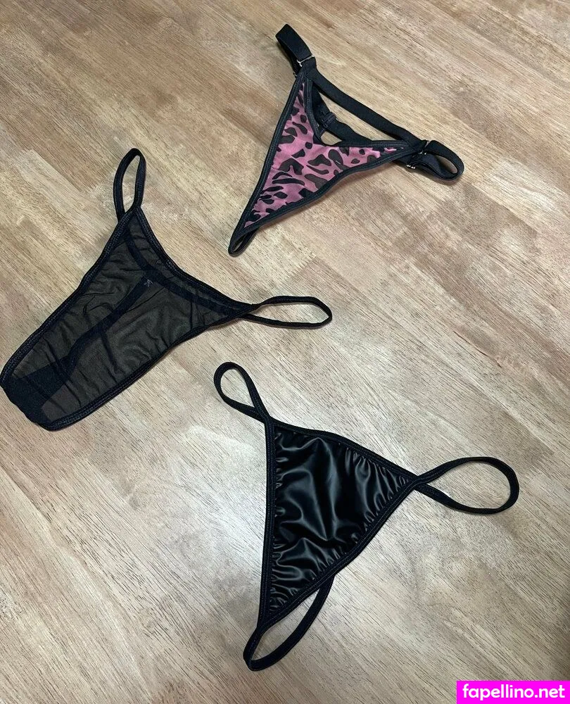 gostosaneves, vonna_veee Nude Leaked OnlyFans Photo #0p33F6eIcM