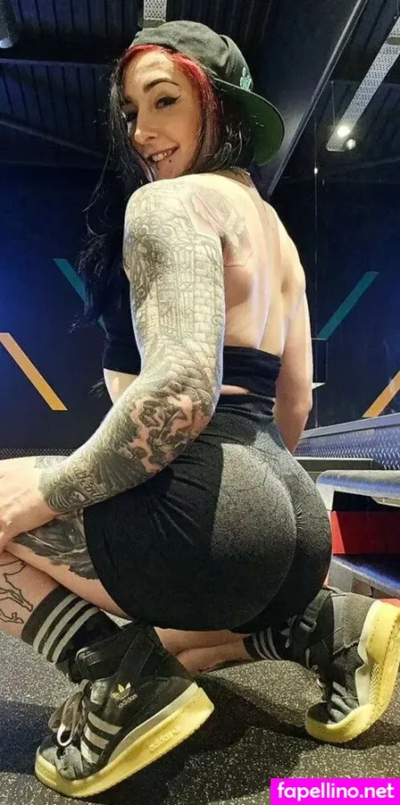 Goth Muscle Mommy OnlyFans Thumbnail #iL4hmdzzi1