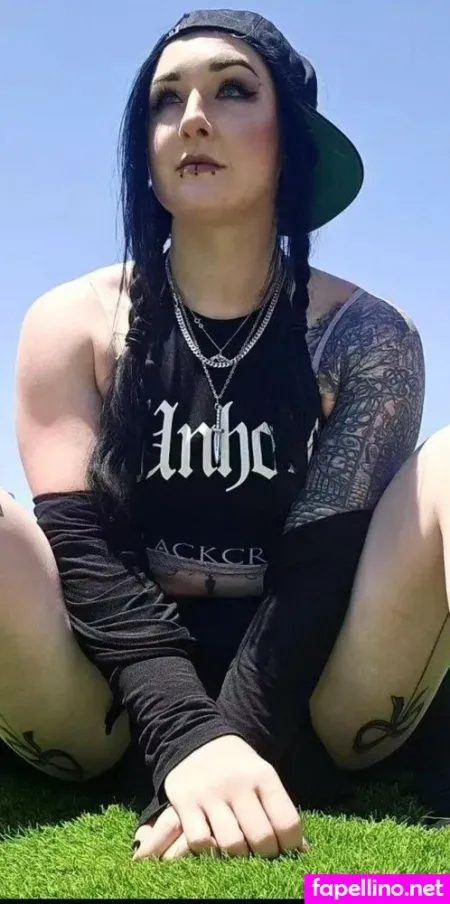 Goth Muscle Mommy OnlyFans Thumbnail #z6mhQK8kVN