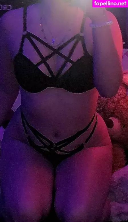 Goth Queen Os OnlyFans Thumbnail #I2vkdunjqq